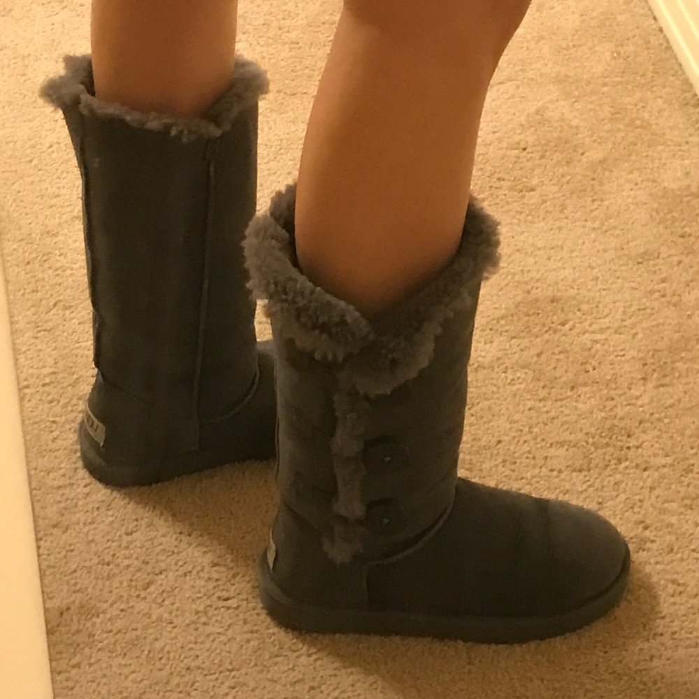 Grey button up Uggs